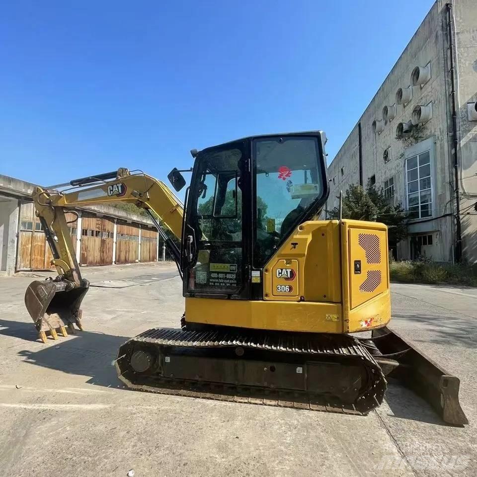 CAT 306E2 Paletli ekskavatörler