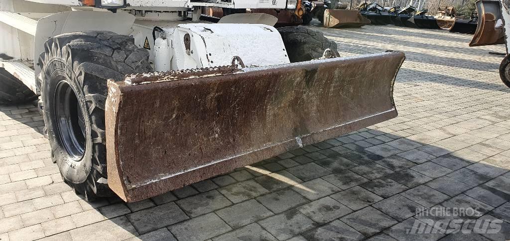 Mecalac 714 MWE Lastik tekerli ekskavatörler