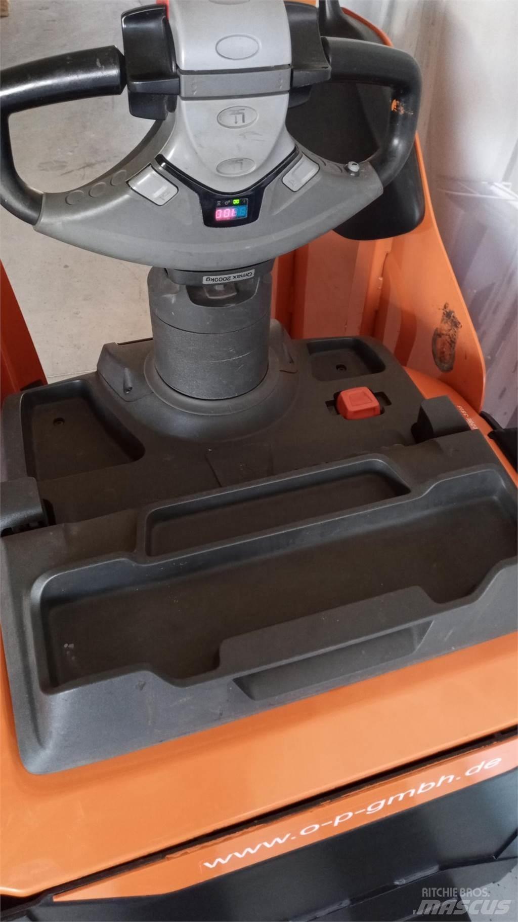 Toyota LPE 200 Düsük seviye kaldirici