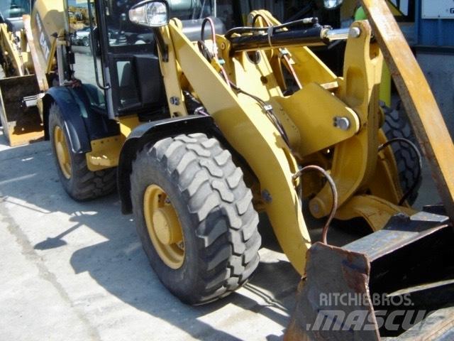 CAT 906 M Tekerlekli yükleyiciler
