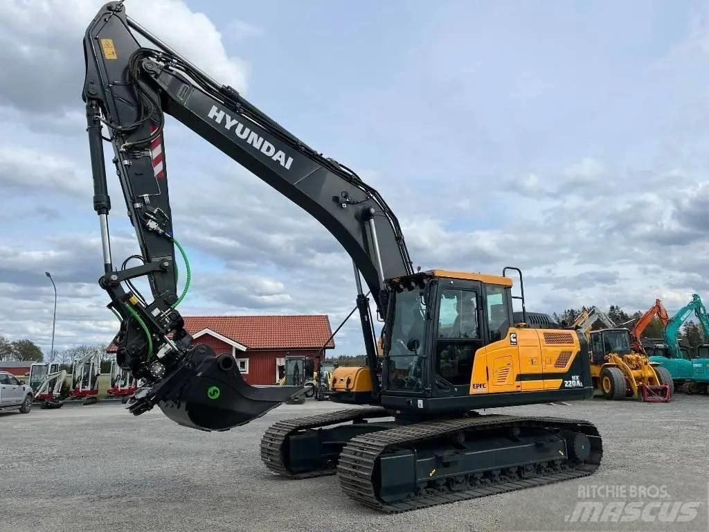 Hyundai HX 220 Paletli ekskavatörler