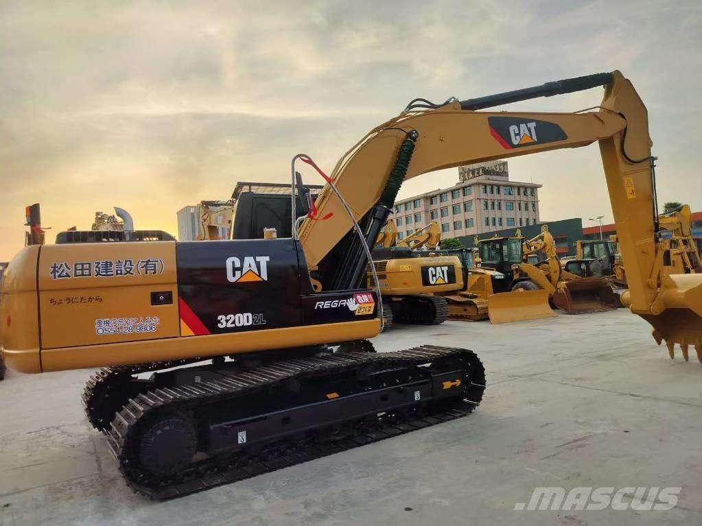CAT 320 D2 Paletli ekskavatörler