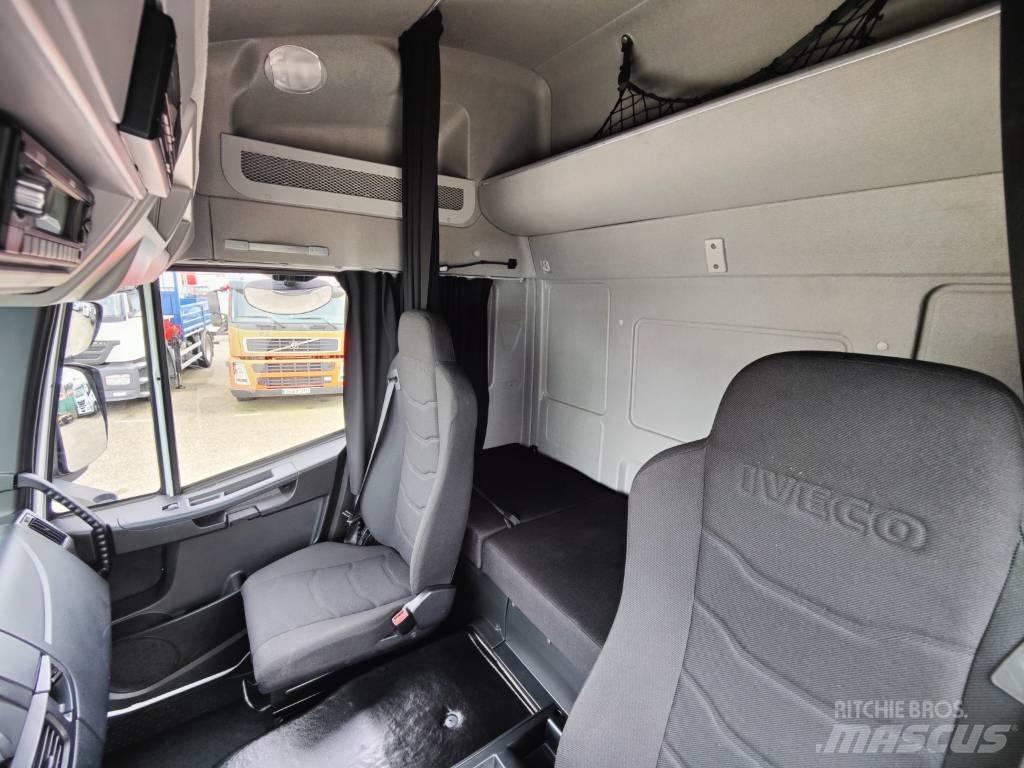 Iveco 180E 28 Kapali kasa kamyonlar