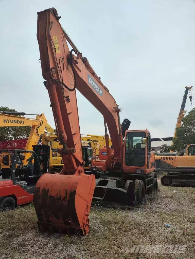 Doosan DH 210 W-7 Lastik tekerli ekskavatörler