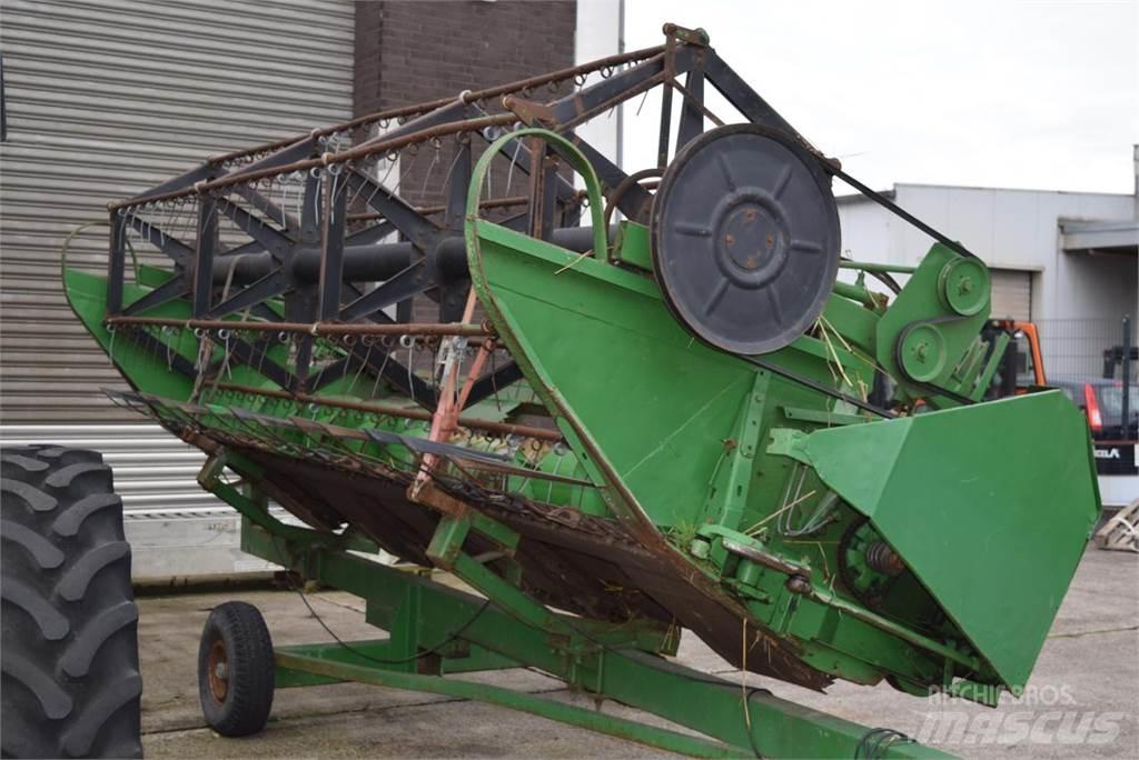 John Deere 1065 Biçerdöverler