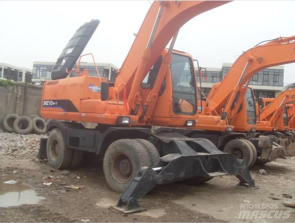 Doosan DH 210 W-7 Lastik tekerli ekskavatörler