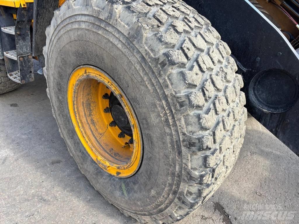 JCB 437 HT Tekerlekli yükleyiciler