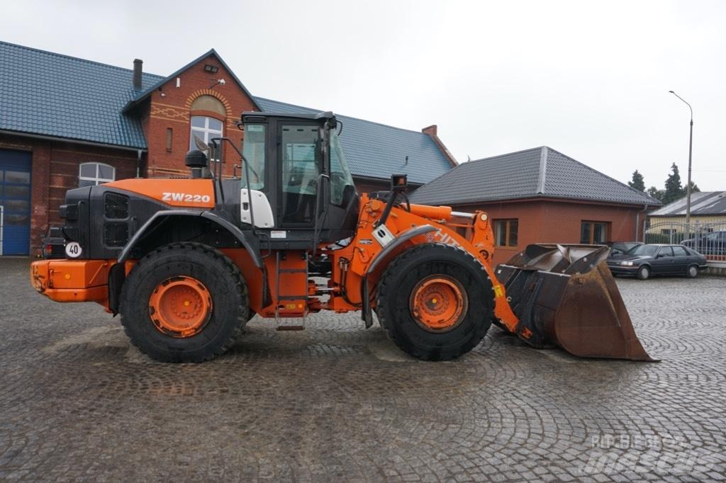 Hitachi ZW 220-5 B Tekerlekli yükleyiciler