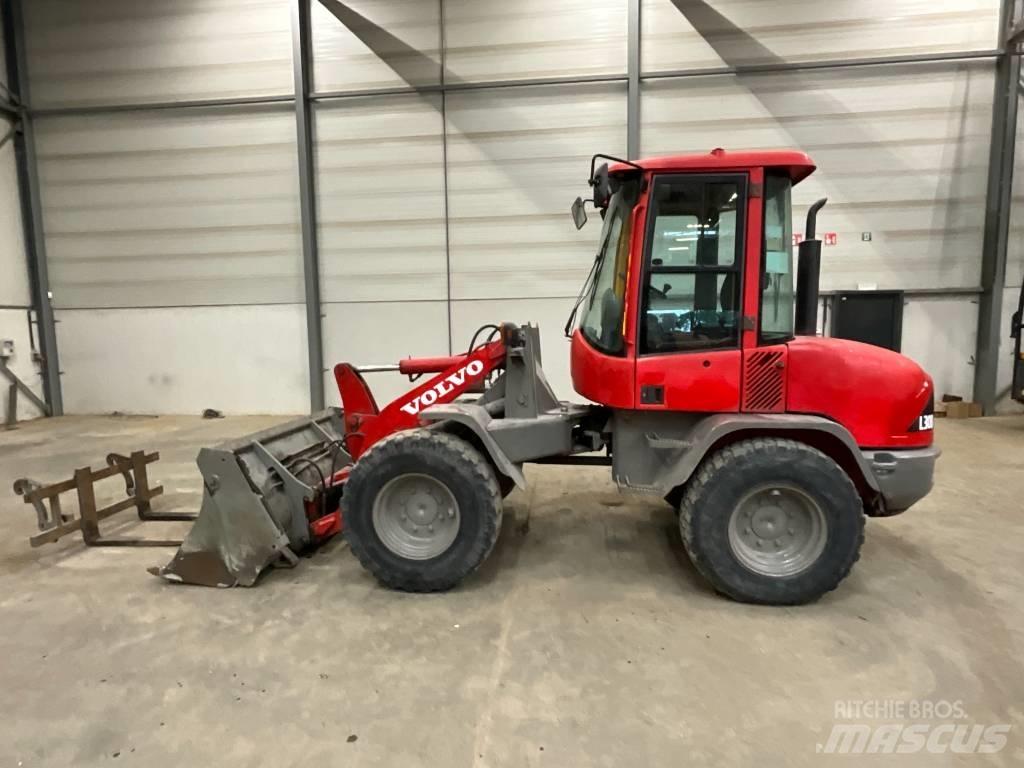 Volvo L 30 B-Z/X Tekerlekli yükleyiciler