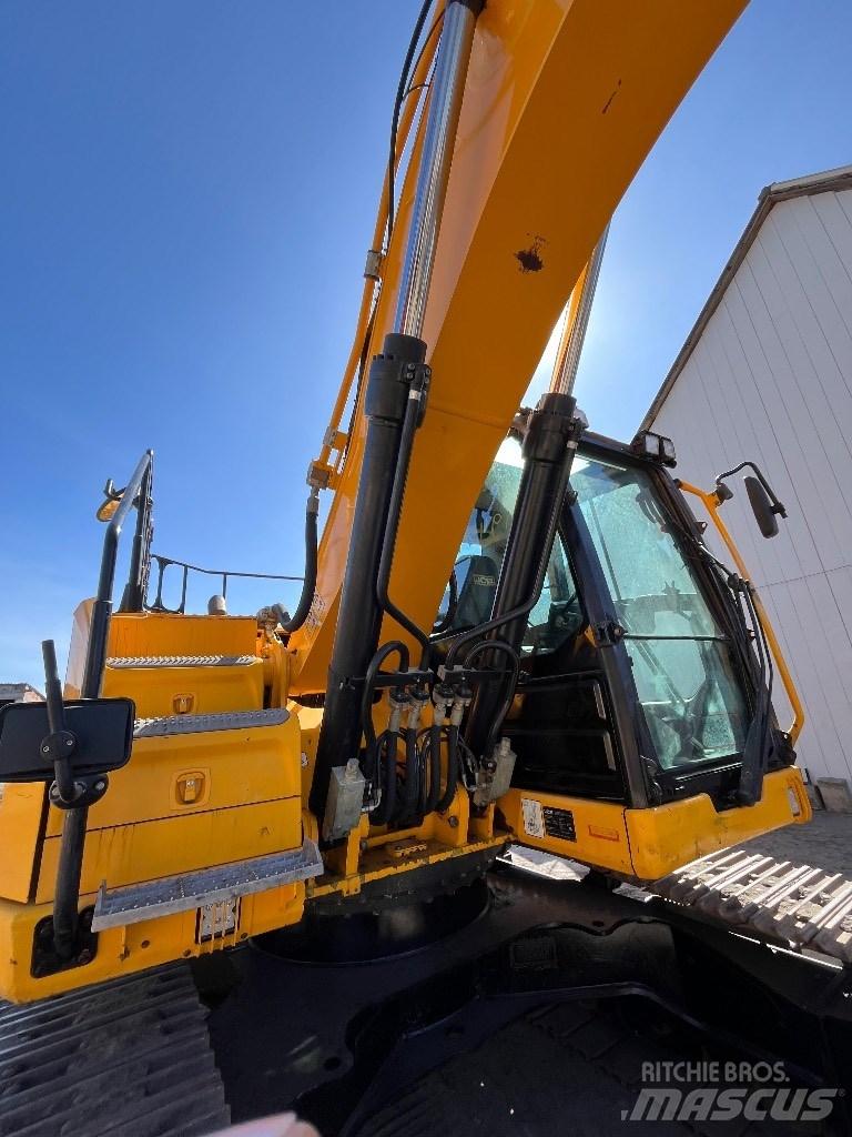 JCB JS 220 LC Paletli ekskavatörler
