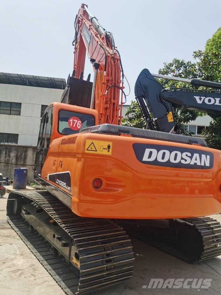 Doosan DX225LC-9C Paletli ekskavatörler