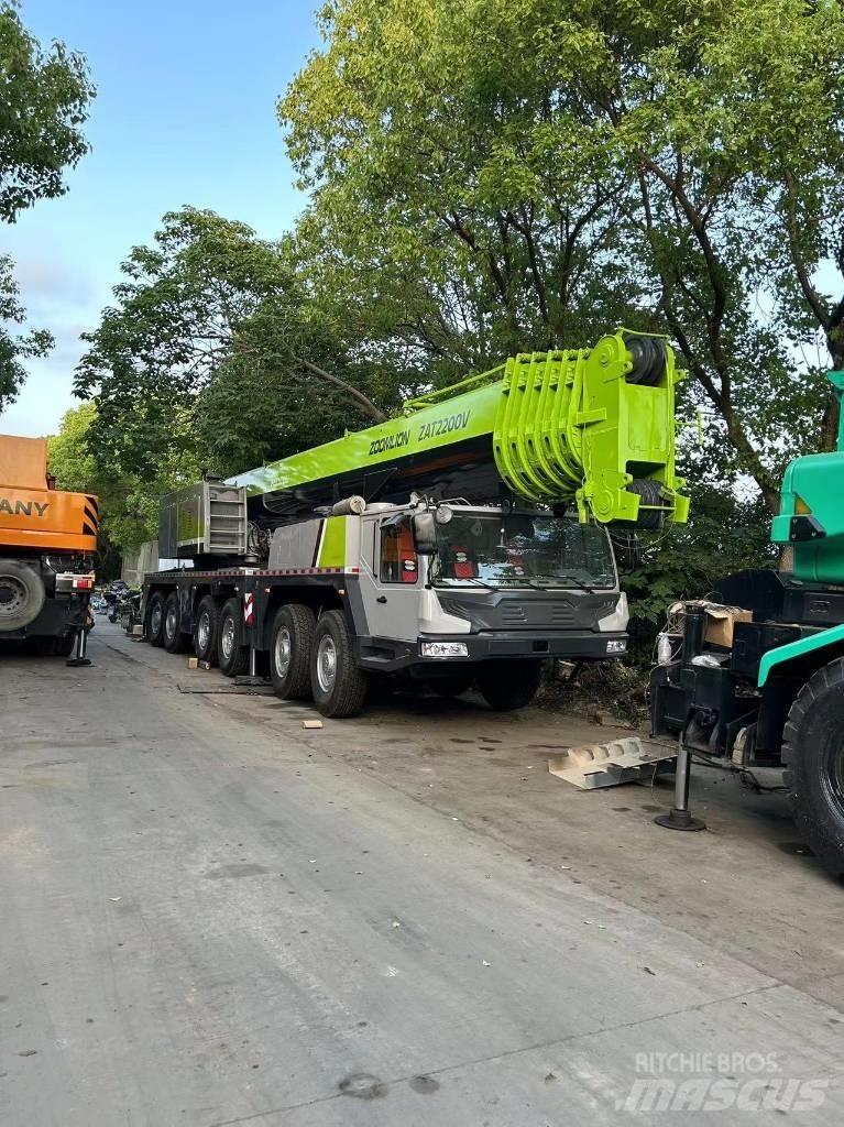 Zoomlion ZAT 2200 V Yol-Arazi Tipi Vinçler (AT)