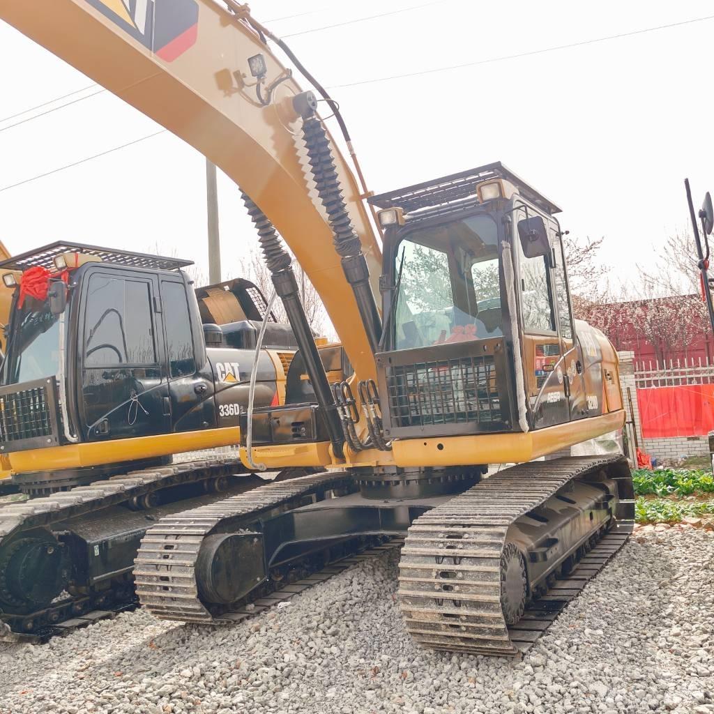CAT 320D Paletli ekskavatörler