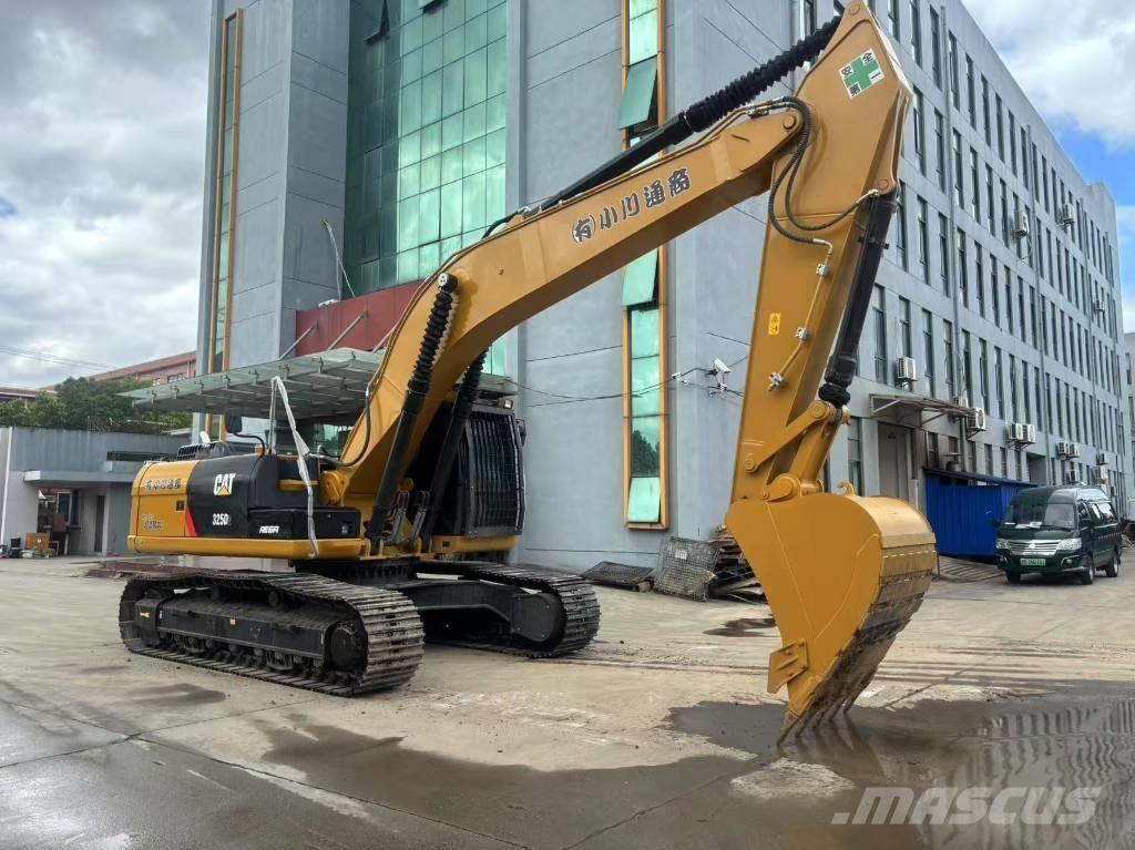 CAT 325 D Paletli ekskavatörler