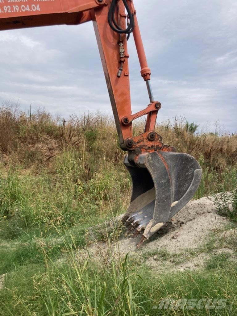 Hitachi EX 135 W Lastik tekerli ekskavatörler