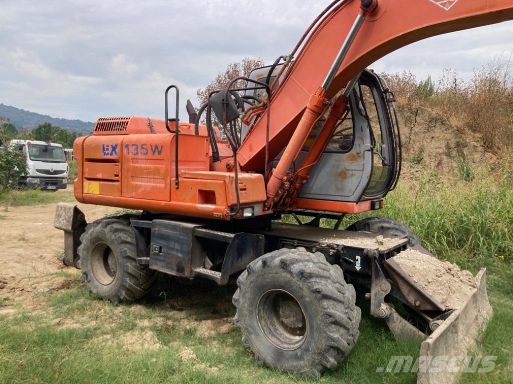 Hitachi EX 135 W Lastik tekerli ekskavatörler