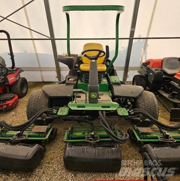 John Deere 8700 Fairway çim biçme makineleri
