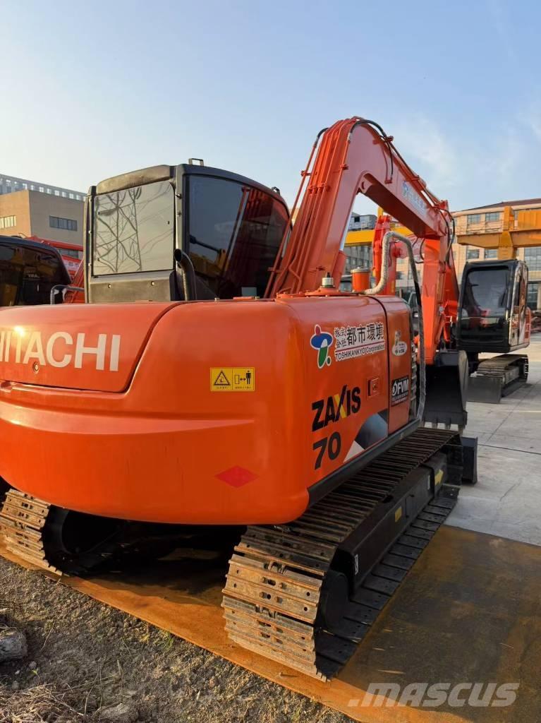 Hitachi 70 Paletli ekskavatörler