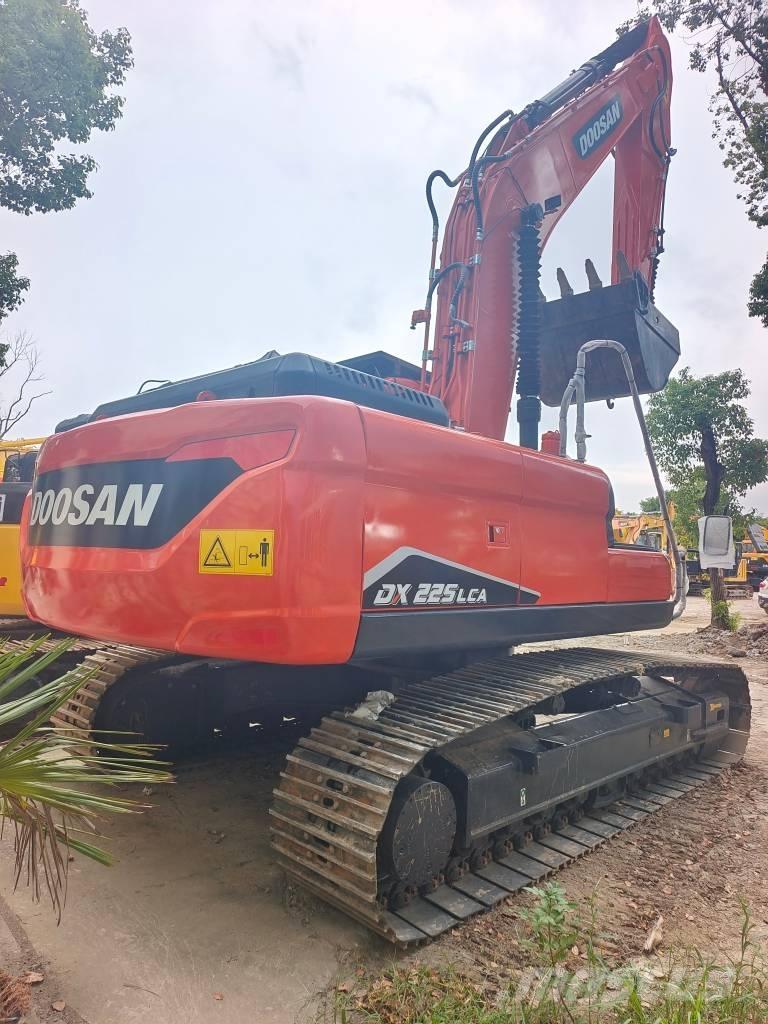 Doosan DX 225LC-9C Paletli ekskavatörler