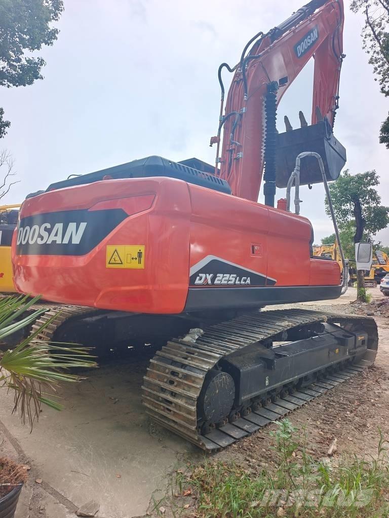 Doosan DX 225LC-9C Paletli ekskavatörler