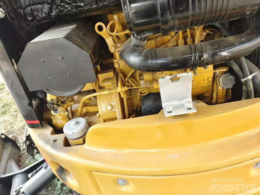 CAT 303 CR Mini ekskavatörler, 7 tona dek