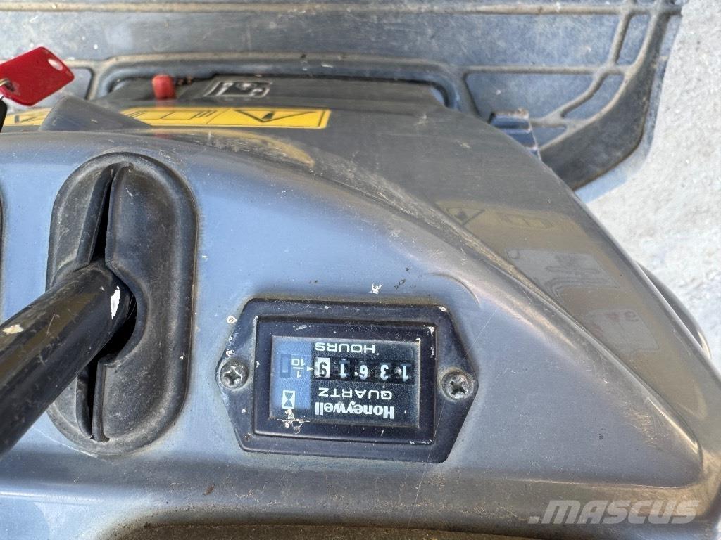 Yanmar SV08 (1C603) Mini ekskavatörler, 7 tona dek