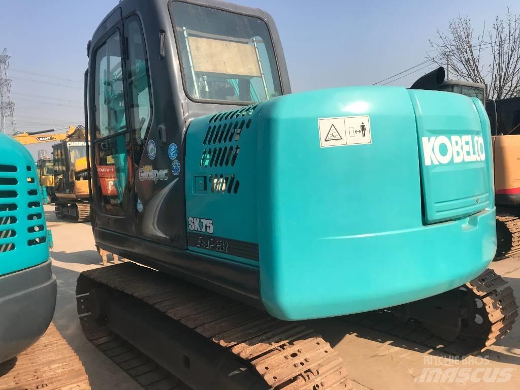 Kobelco SK 75 CSR Paletli ekskavatörler