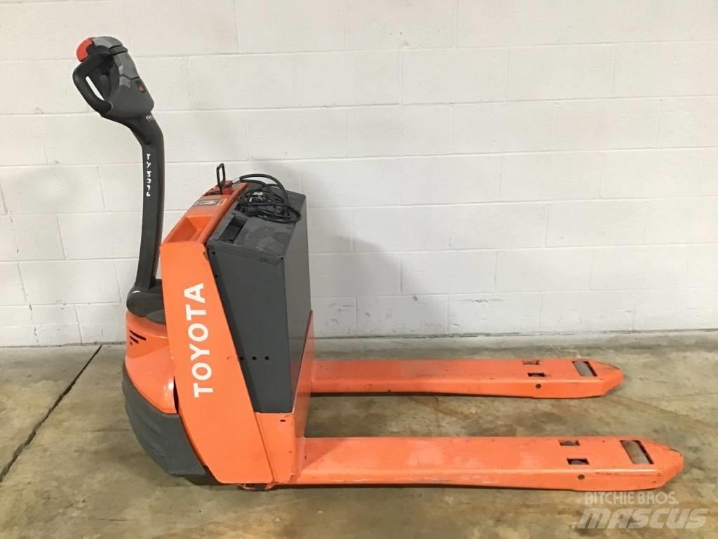 Toyota 7HBW23 Transpaletler