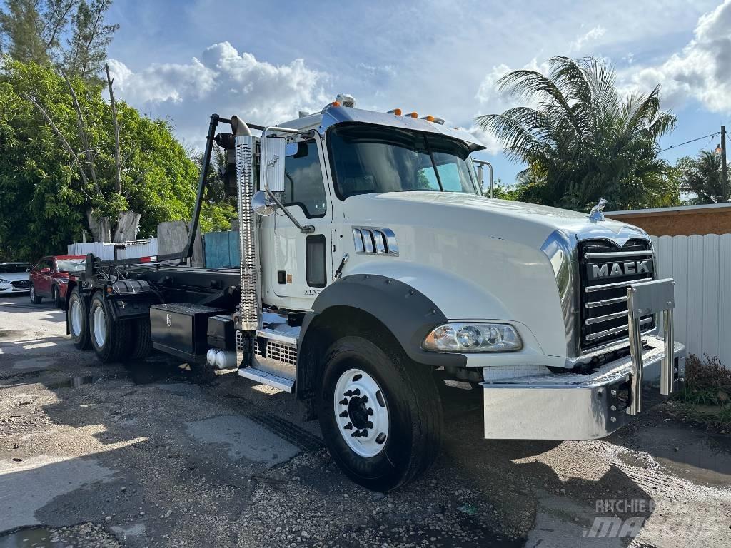 Mack GU813 Çekiciler