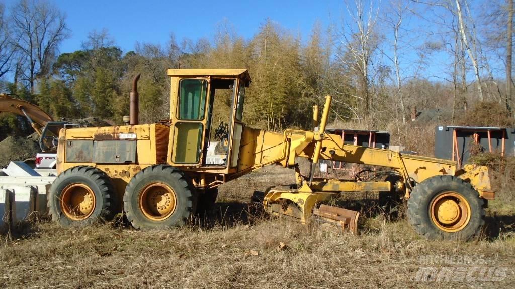 John Deere 672 A Greyderler