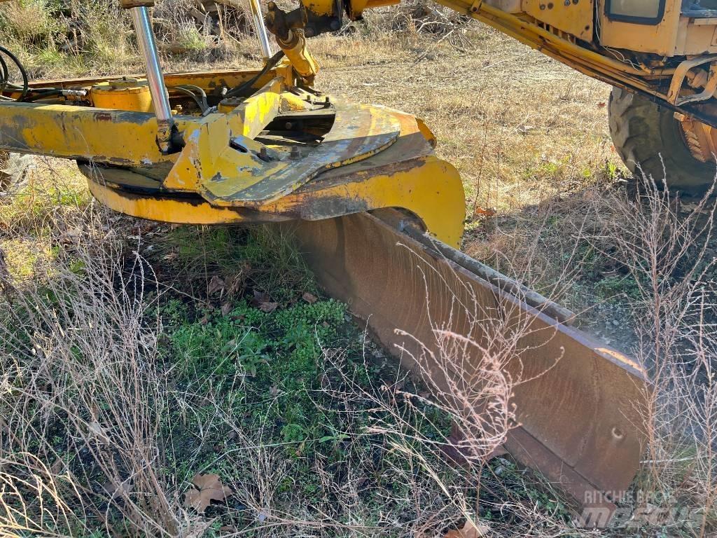 John Deere 672 A Greyderler
