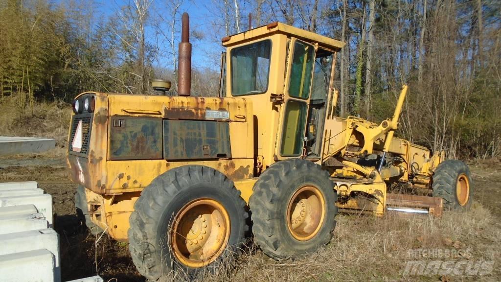 John Deere 672 A Greyderler