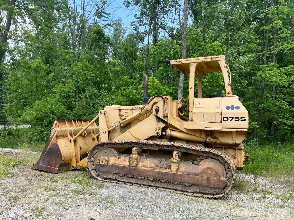 Komatsu D 75 S Paletli yükleyiciler