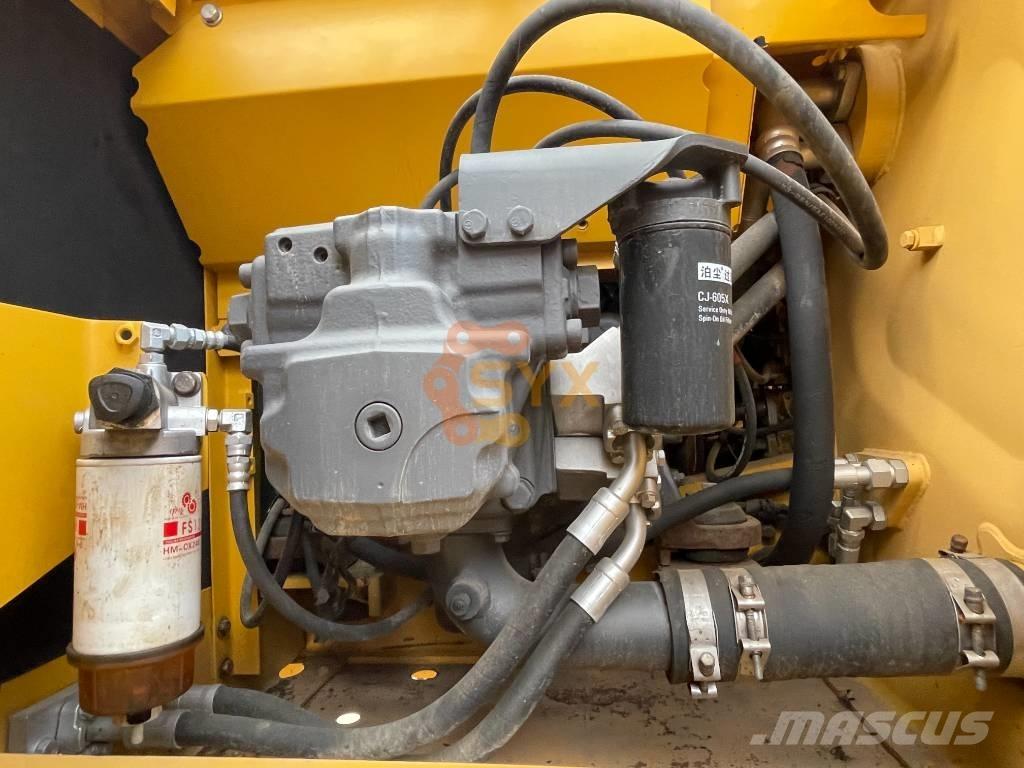 Komatsu PC 240-8 Paletli ekskavatörler