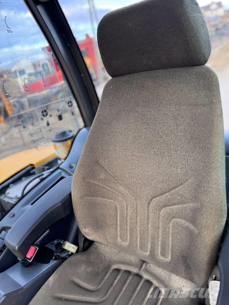 Mecalac 8 MCR Paletli ekskavatörler