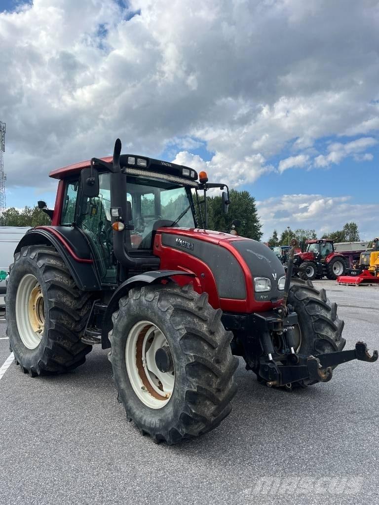 Valtra N 141 Traktörler