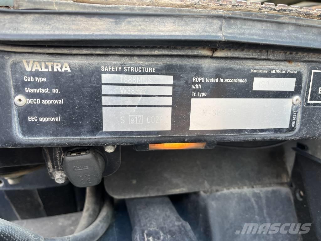 Valtra N 141 Traktörler