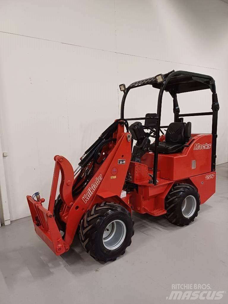 Macks 227 Mini yükleyiciler