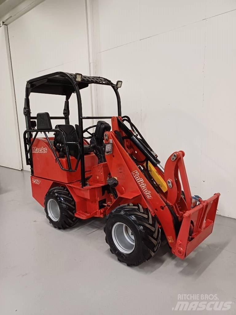Macks 227 Mini yükleyiciler