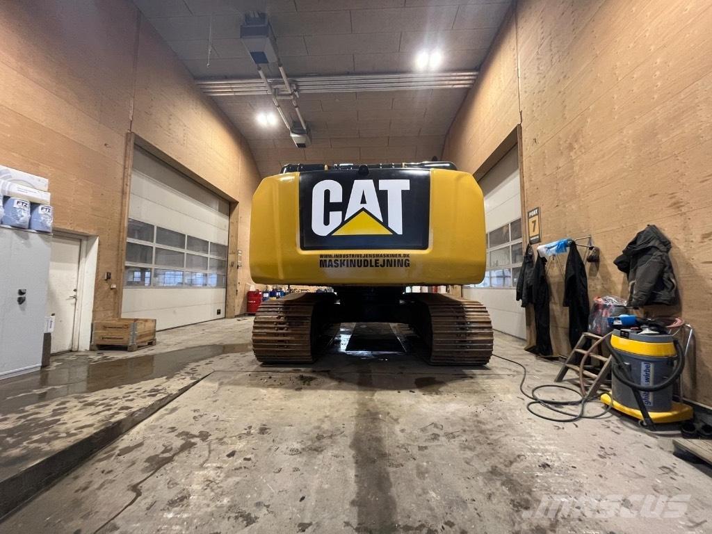 CAT 336 F L Paletli ekskavatörler