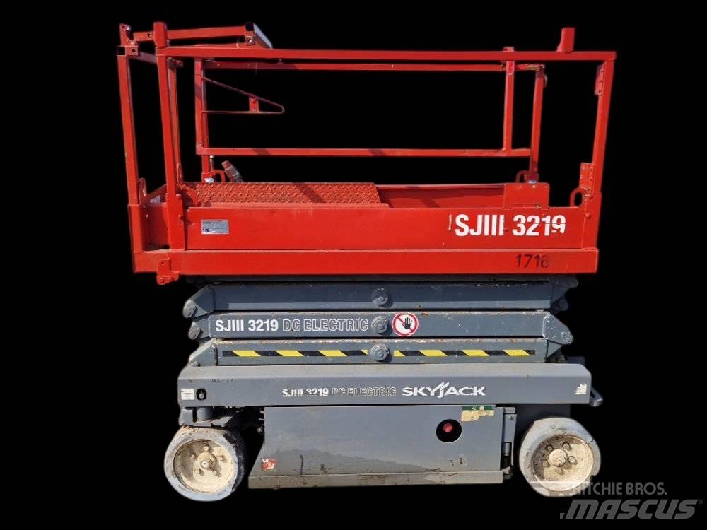 SkyJack SJ III 3219 Makasli platformlar