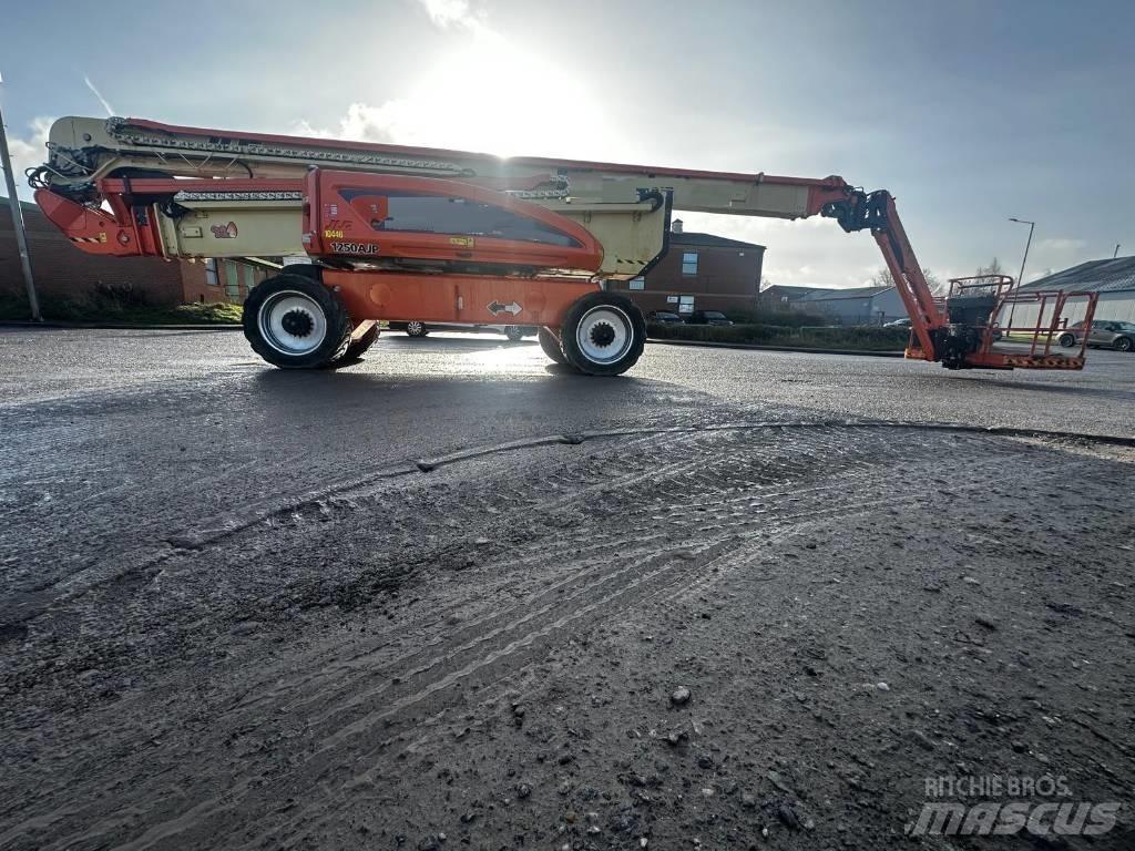 JLG 1250 AJP Körüklü personel platformları