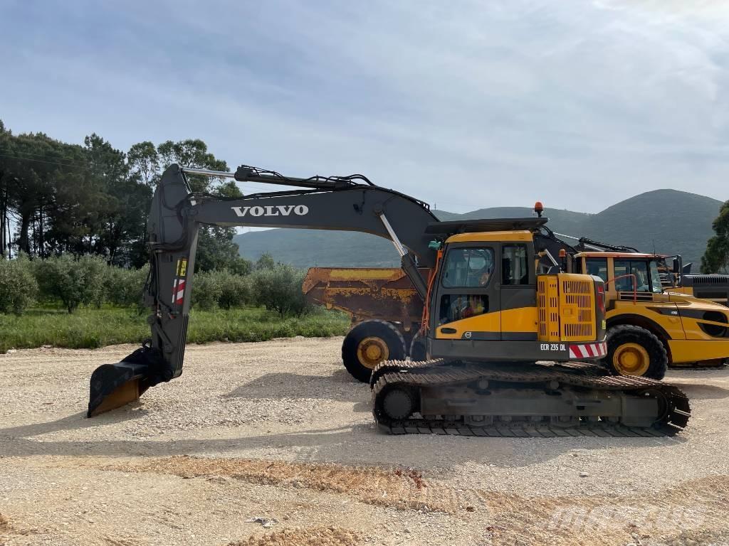 Volvo ECR 235 DL Paletli ekskavatörler