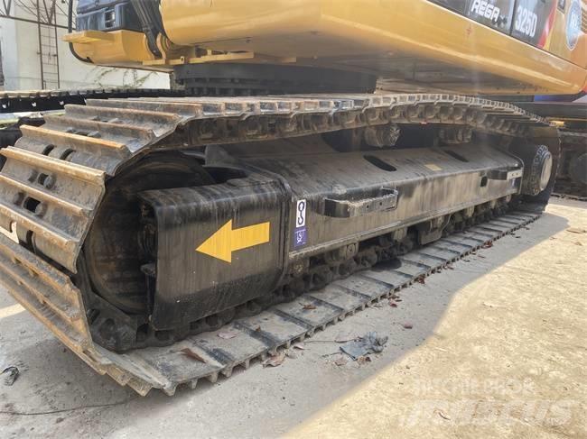 CAT 325 D Paletli ekskavatörler