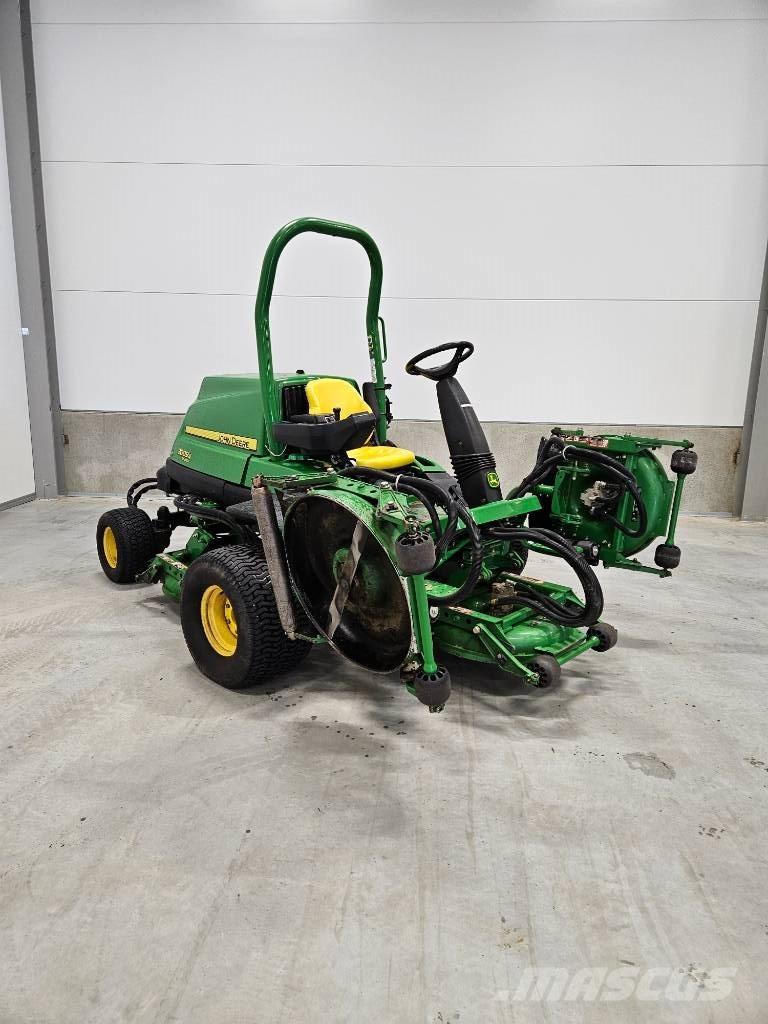 John Deere 9009A Pürüzlü arazi, kırpma ve çevresel çim biçme makineleri