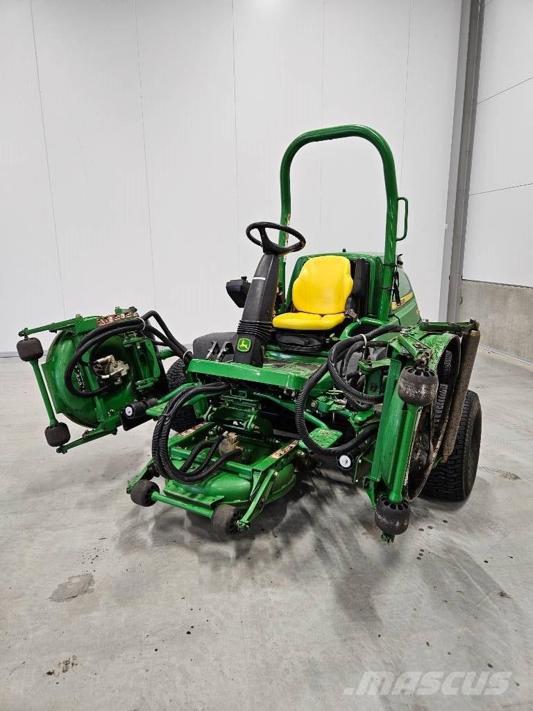 John Deere 9009A Pürüzlü arazi, kırpma ve çevresel çim biçme makineleri