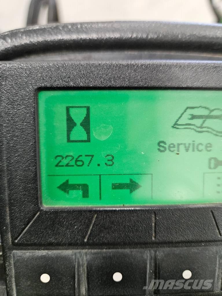 John Deere 9009A Pürüzlü arazi, kırpma ve çevresel çim biçme makineleri