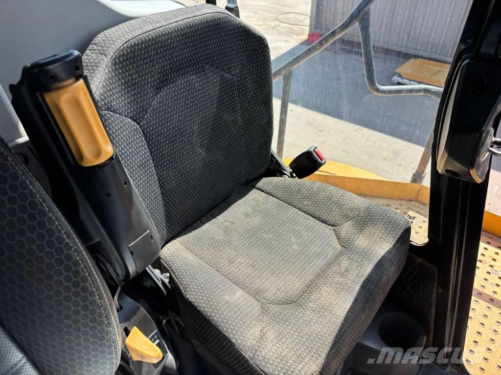 CAT 745 04A Belden kirma kaya kamyonu