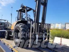 CASE 586H Arazi tipi forklift