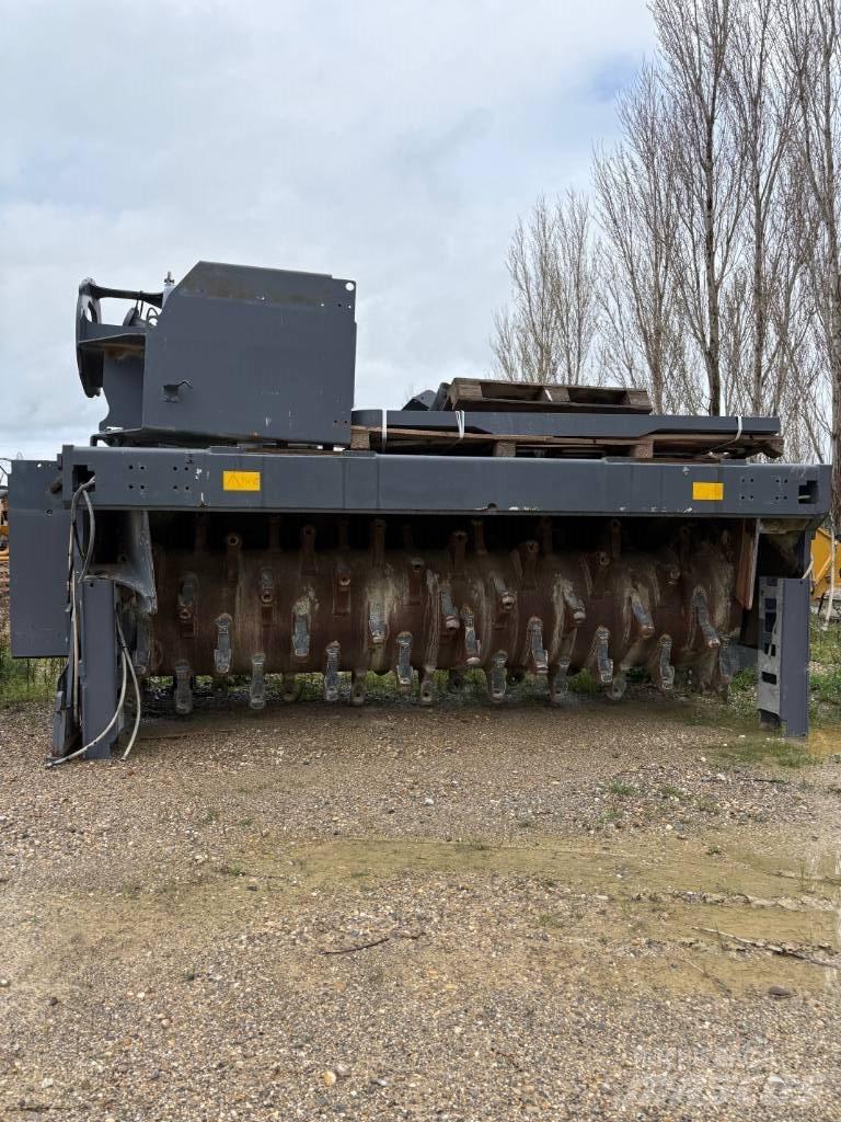 Wirtgen 220 SMI Diger
